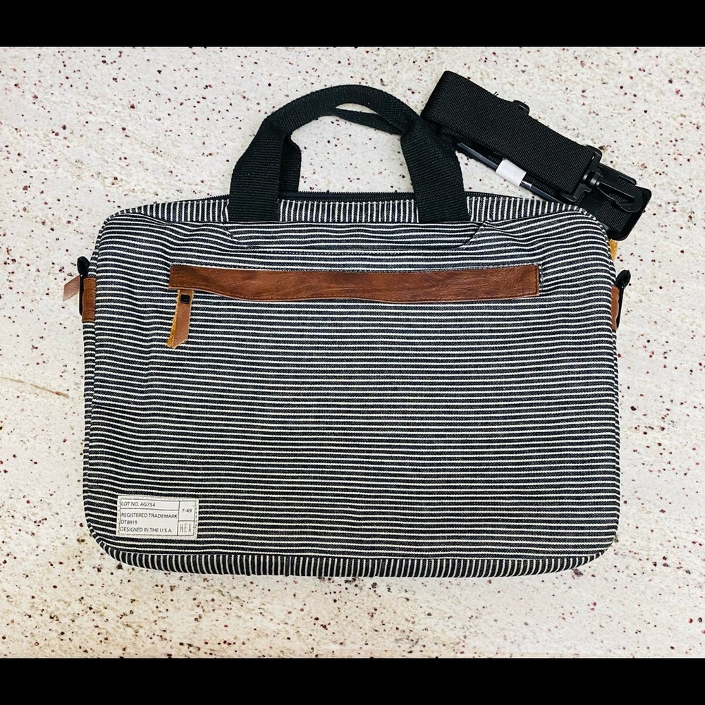 ♥️ 3/$30 Touch of Modern MacBook Laptop Case w/ iPad Pocket EUC
